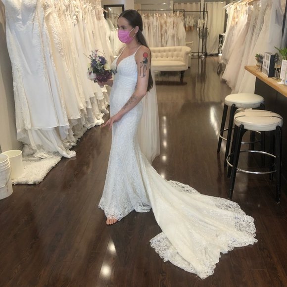 Wedding dress - Picture 12 of 13